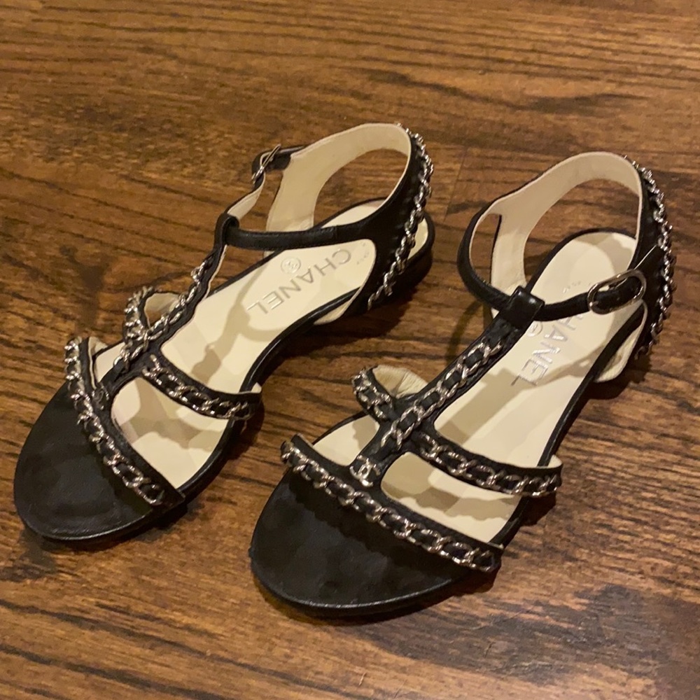 CHANEL CC Logo Leather & Chain Gladiator Sandal